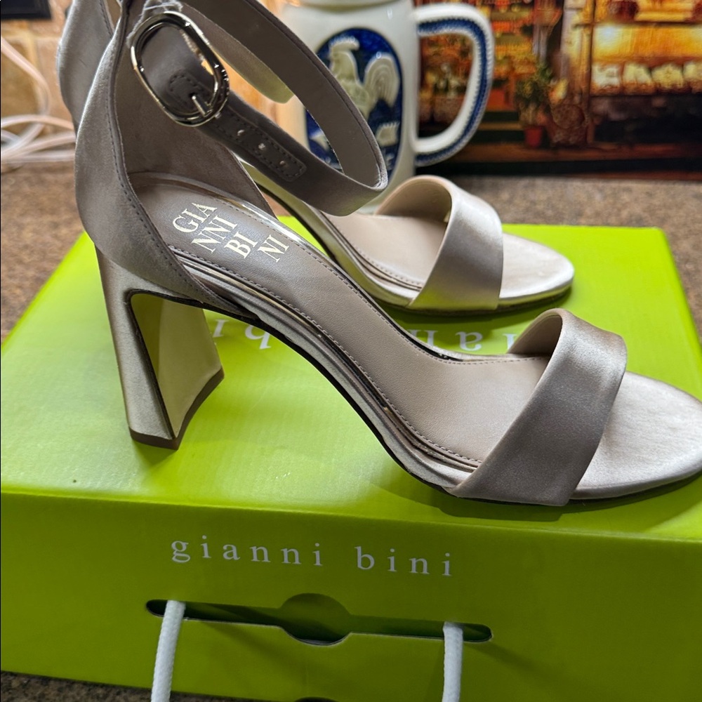 Gianni Bini Elegant Beige Ankle Strap Heels - Picture 4 of 6